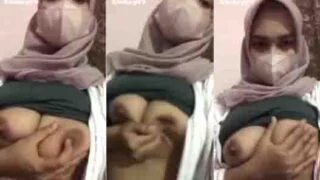 Bokep zilla pakai masker bugil pamer nenen