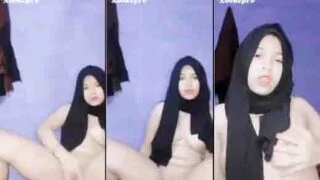 bokep komala ayu jilbab hitam liveshow