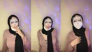 Bebi Hijabers Nakal Live Pamer Puting Susu